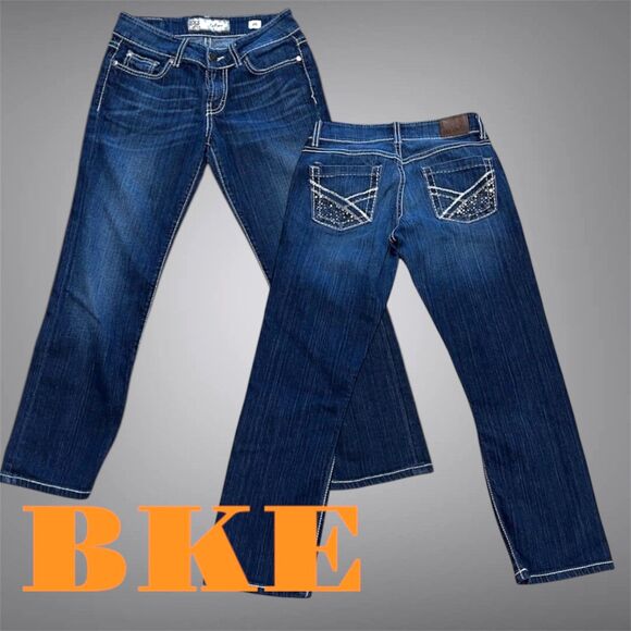 BKE Culture Cropped Jeans with Rhinestone and Embroidered Pockets Size 26 x 25 - Picture 1 of 13